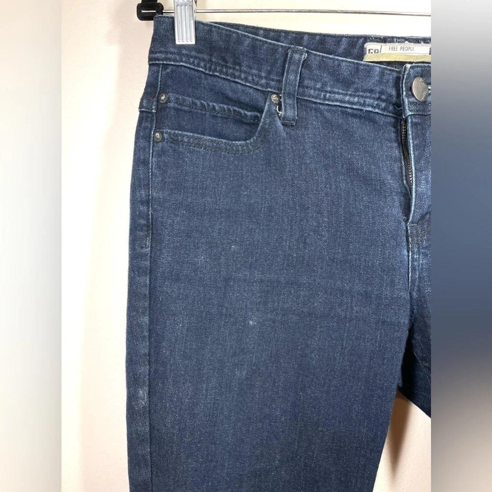 FREE PEOPLE Jeans Women’s Size 29 High-Rise Frayed Hem Busted Knee Skinny‎
